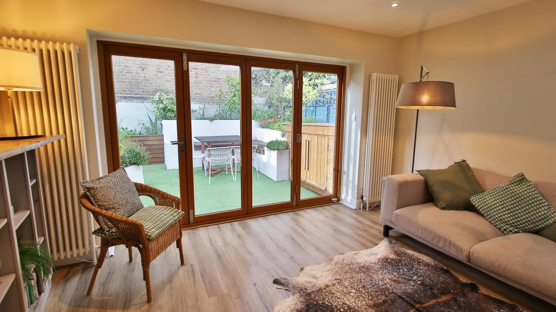 Peaceful Garden Apartment On Roman Road London